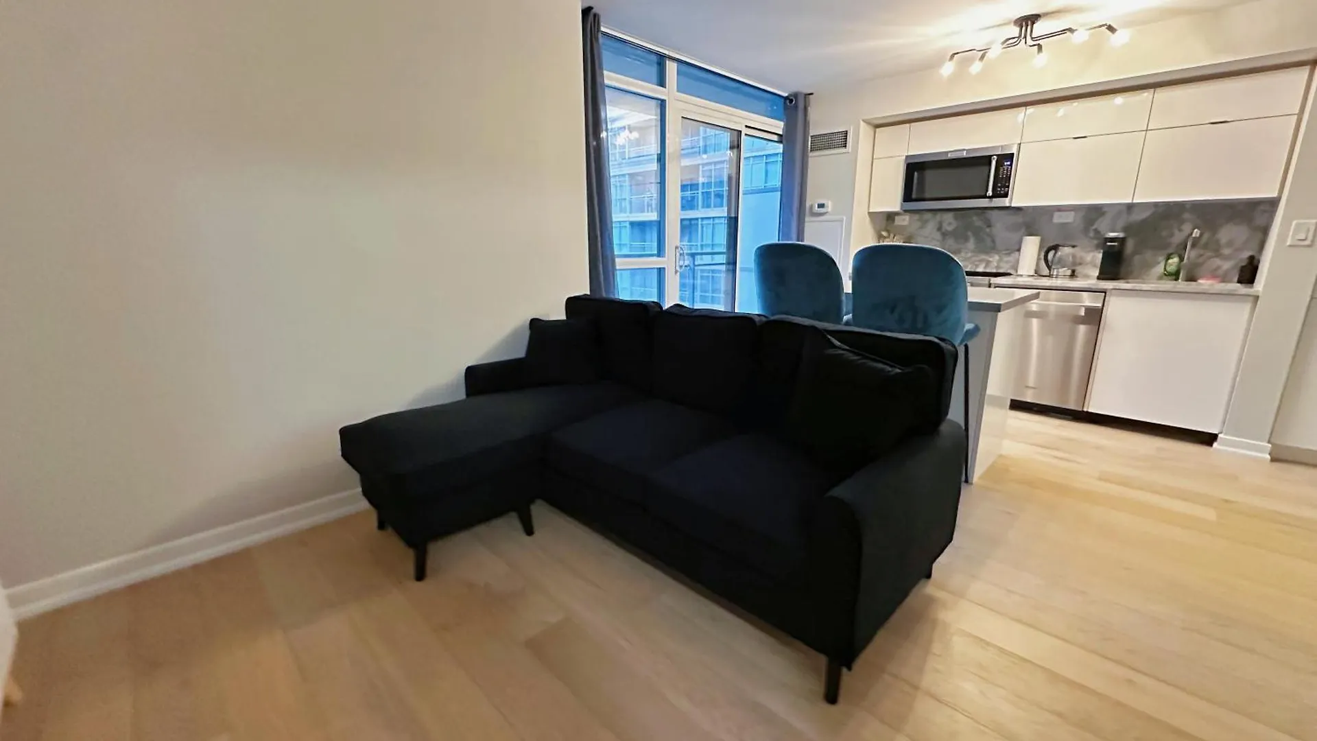 Downtown 2 Bedroom Gem With Free Parking Toronto 0*,