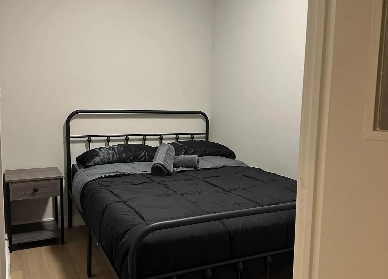 Apartment Downtown 2 Bedroom Gem With Free Parking Toronto