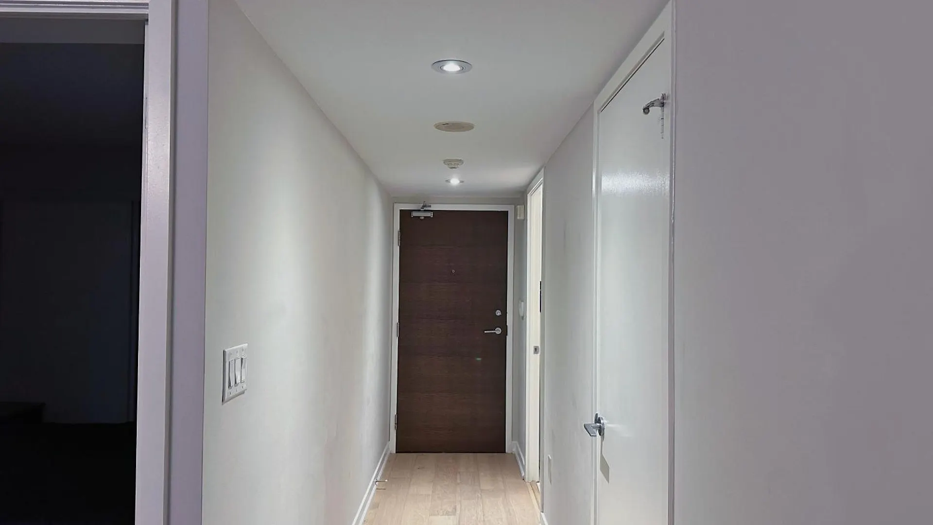 شقة Downtown 2 Bedroom Gem With Free Parking تورونتو