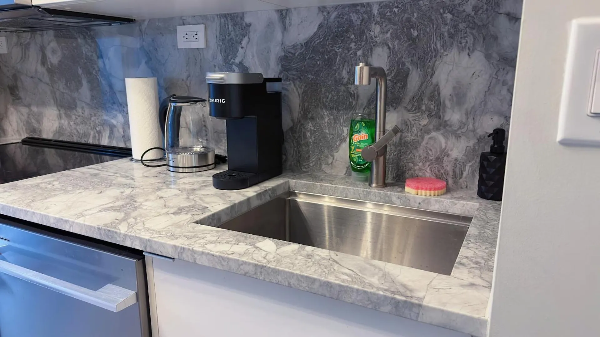 Apartment Downtown 2 Bedroom Gem With Free Parking Toronto Canada